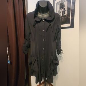 Chic Black Women's Versatile Wardrobe Piece